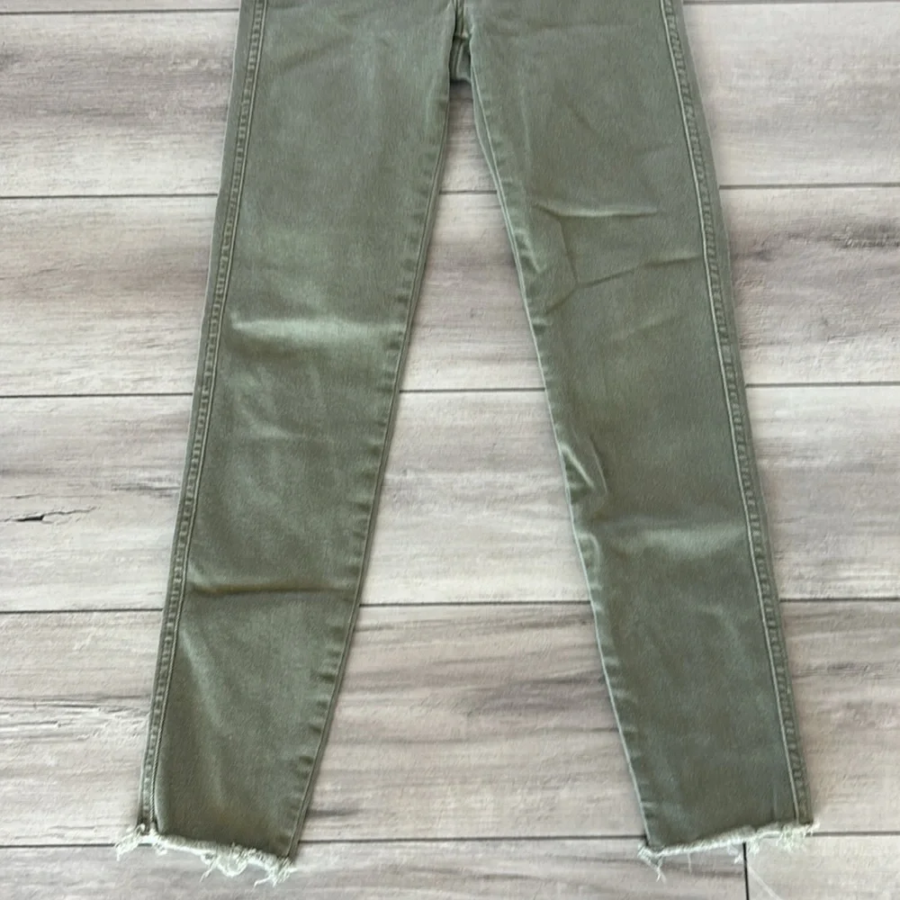 Free People We the Free green skinny fit jeans size 26